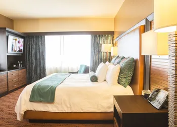 Comfort Inn & Suites adj to Akwesasne Mohawk Casin hotel thumbnail 7