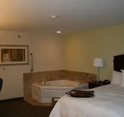 Hampton Inn & Suites Cleveland Mentor hotel detail image 4