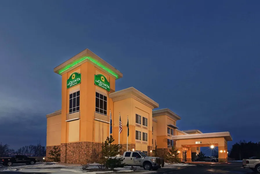 La Quinta Inn & Suites by Wyndham Elk City hotel detail image 2