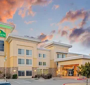 La Quinta Inn & Suites by Wyndham Elk City hotel detail image 3