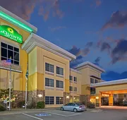 La Quinta Inn & Suites by Wyndham Elk City hotel detail image 4