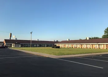 Super 8 by Wyndham Cave City hotel thumbnail 4