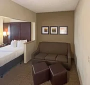 Comfort Suites Peoria Sports Complex hotel detail image 7