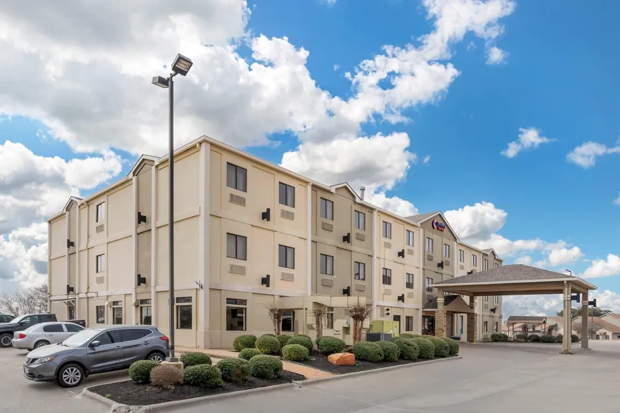 Comfort Suites Brenham hotel detail image 2