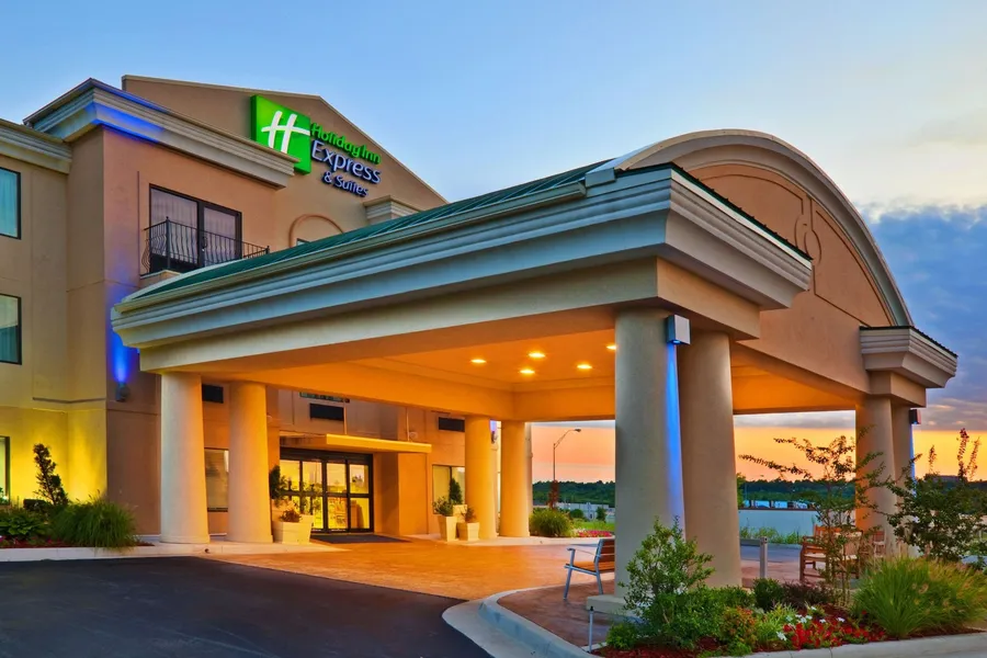 Holiday Inn Express Hotel & Suites Muskogee by IHG hotel detail image 2