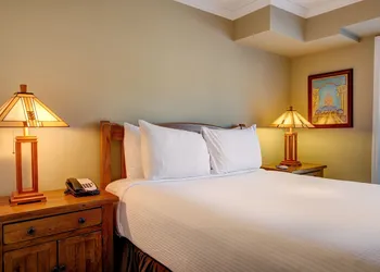 Lantern Lodge - formerly The Residences at Biltmore hotel thumbnail 8