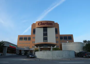 Clarion Hotel and Suites hotel thumbnail 4