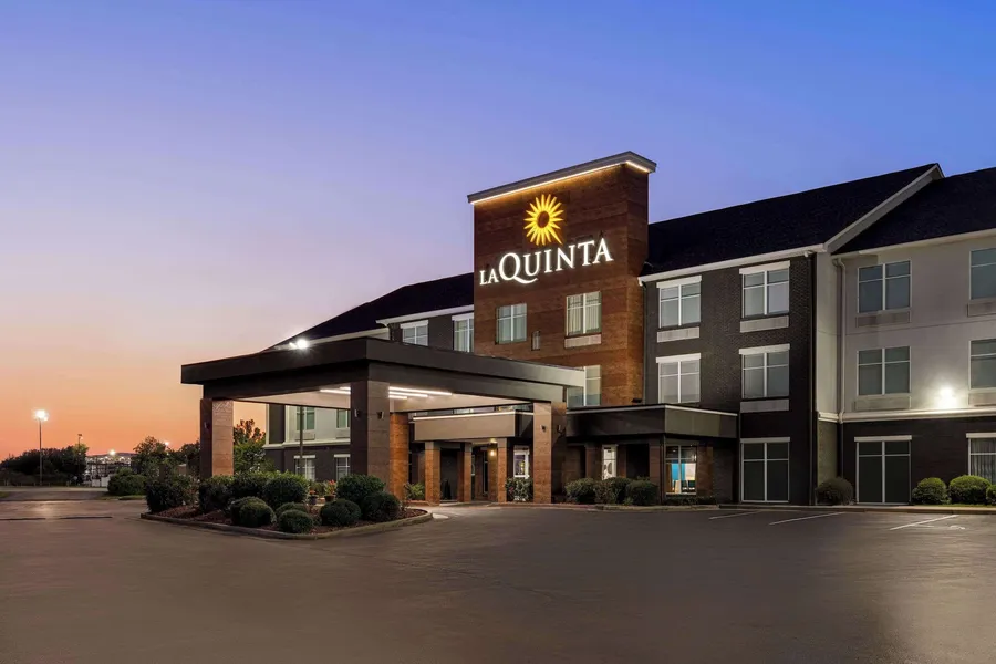 La Quinta Inn & Suites by Wyndham Oxford - Anniston hotel detail image 2