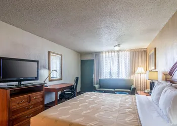 Quality Inn Shawnee I-40 hotel thumbnail 5