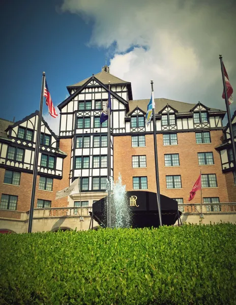 Hotel Roanoke & Conference Ctr, Curio Collection by Hilton hotel detail image 6