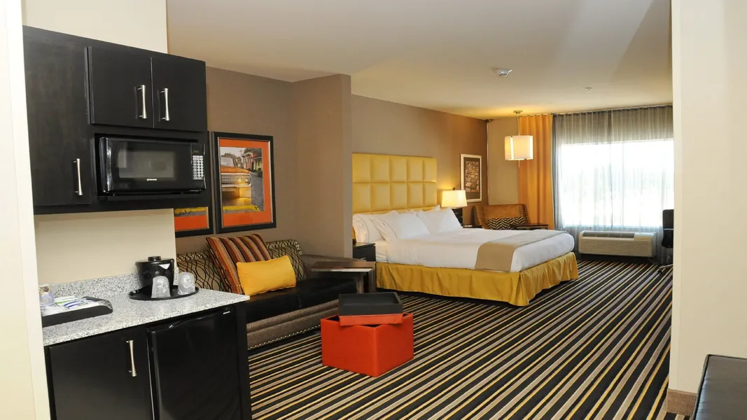 Holiday Inn Express Covington-Madisonville by IHG hotel detail image 6