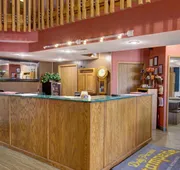 Howard Johnson by Wyndham Branson Theatre District hotel detail image 3