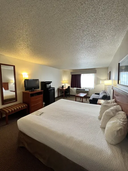 Serena Inn & Suites - Sundance hotel detail image 6