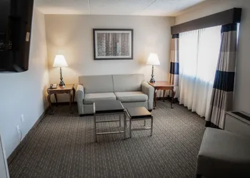 Ramada Plaza by Wyndham Hagerstown hotel thumbnail 8
