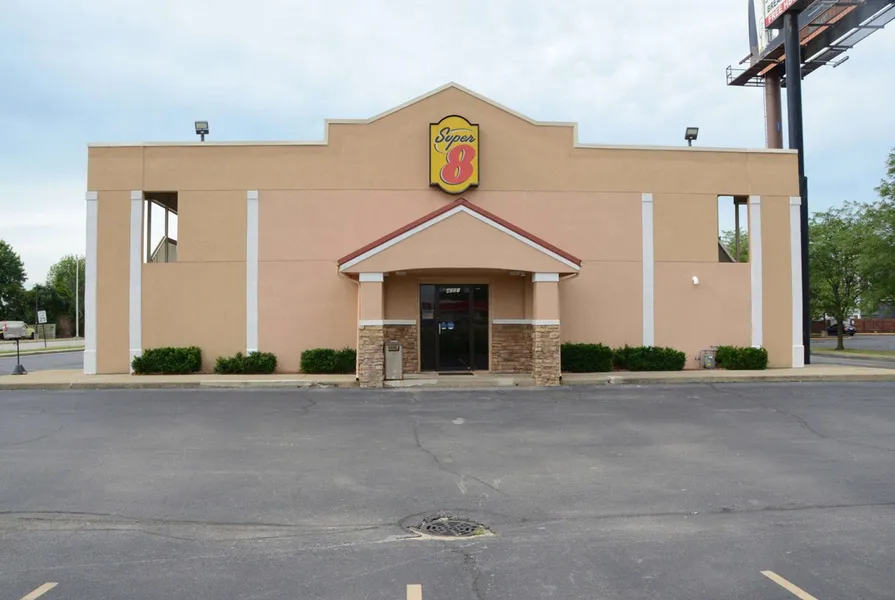 Super 8 by Wyndham Lafayette / Purdue Area hotel detail image 2