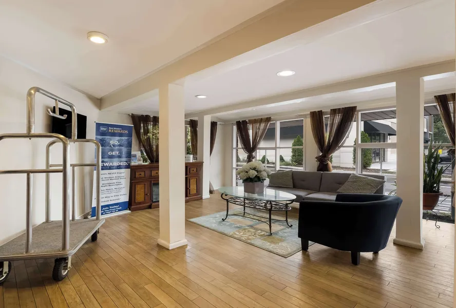 SureStay Plus by Best Western Woodbury Inn hotel detail image 2