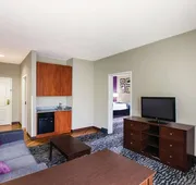 La Quinta Inn & Suites by Wyndham Baton Rouge Denham Springs hotel detail image 7