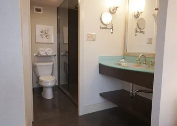 Tower701 hotel thumbnail 5