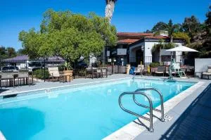 Days Inn by Wyndham Encinitas Moonlight Beach hotel detail image 2