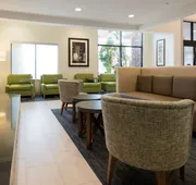 Holiday Inn Express & Suites Lexington NW-The Vineyard by IHG hotel detail image 5