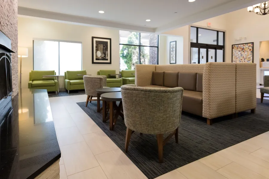 Holiday Inn Express & Suites Lexington NW-The Vineyard by IHG hotel detail image 6