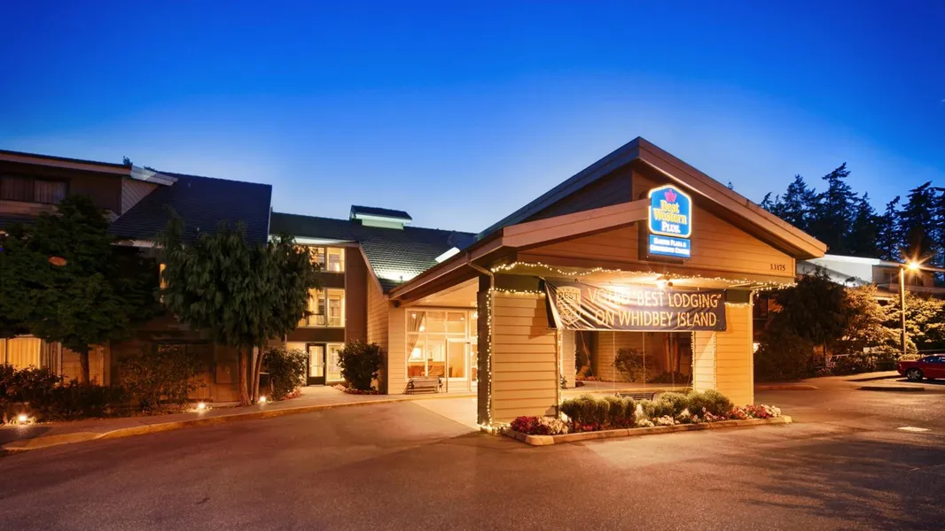 Best Western Plus Oak Harbor Hotel & Conference Center hotel detail image 2