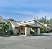 Best Western Plus Oak Harbor Hotel & Conference Center hotel detail image 3