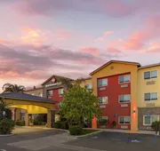 Best Western Plus Wasco Inn & Suites hotel detail image 5