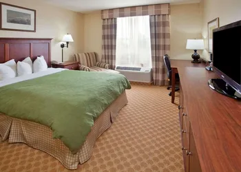 Country Inn & Suites by Radisson, Birch Run-Frankenmuth, MI hotel thumbnail 4