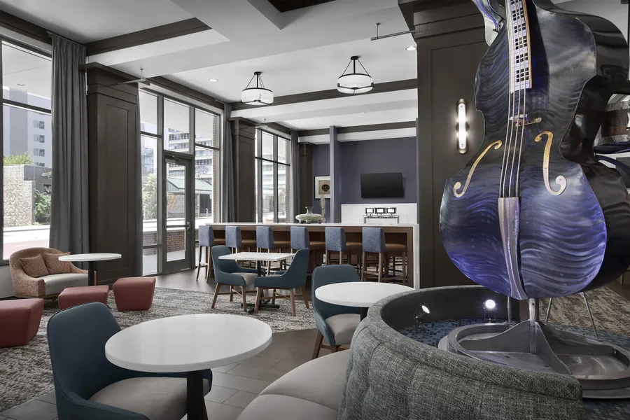 Hampton Inn & Suites Austin @ The University / Capitol hotel detail image 6