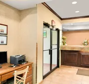 Super 8 by Wyndham Grayville hotel detail image 3