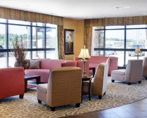 Comfort Suites Greenwood hotel thumbnail 2
