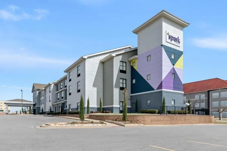 Spark by Hilton Shawnee hotel detail image 2