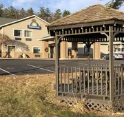 Days Inn by Wyndham Iron Mountain hotel detail image 7