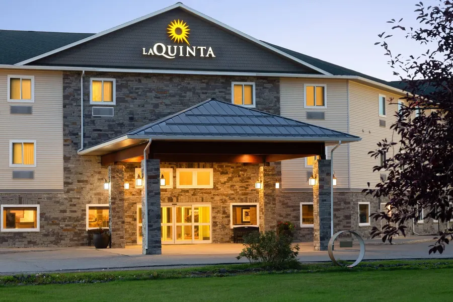 La Quinta Inn & Suites by Wyndham Fairbanks Airport hotel detail image 2