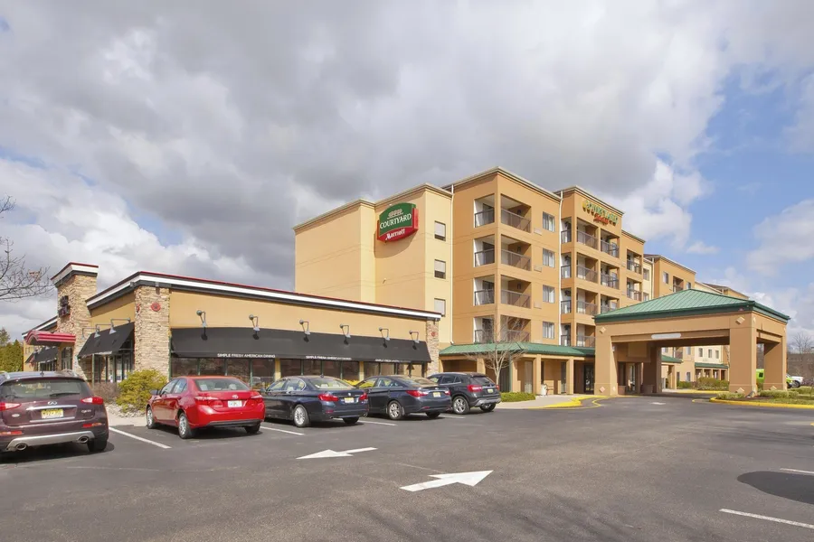 Courtyard Somerset by Marriott hotel detail image 2