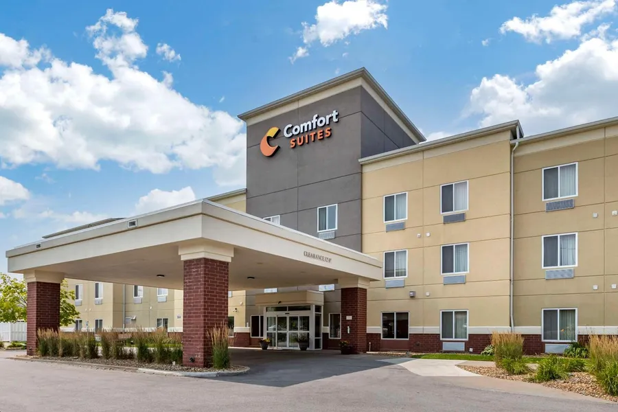 Comfort Suites Coralville I-80 hotel detail image 2