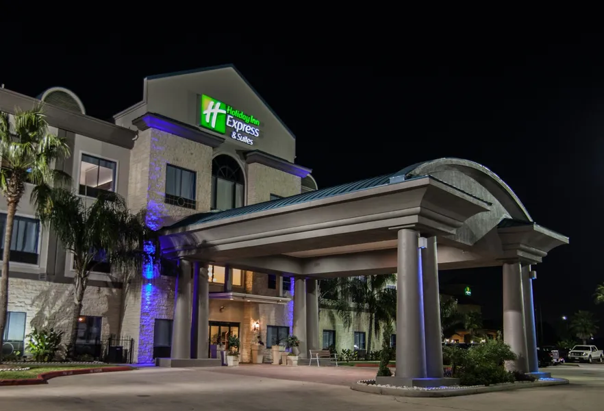 Holiday Inn Express Hotel & Suites Houston-Alvin by IHG hotel detail image 2