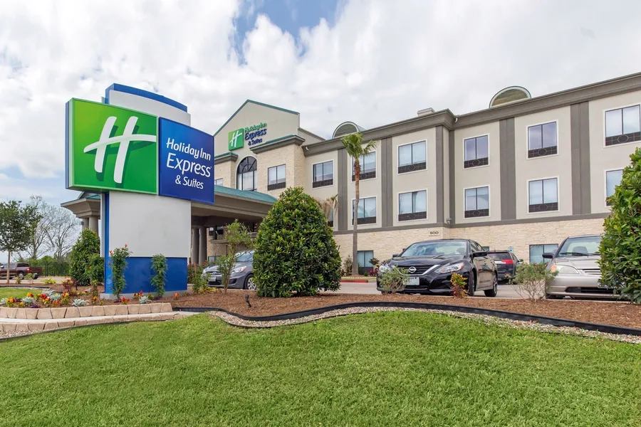 Holiday Inn Express Hotel & Suites Houston-Alvin by IHG hotel detail image 6