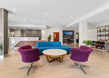 Roundhouse Suites hotel thumbnail 2