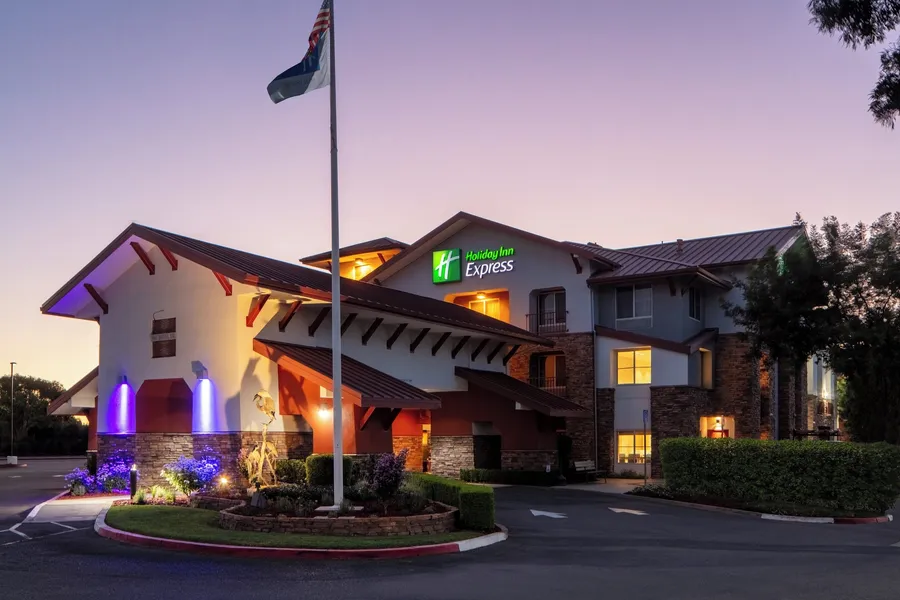 Holiday Inn Express and Suites Turlock by IHG hotel detail image 2