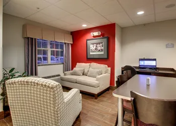 Microtel Inn & Suites by Wyndham Tuscaloosa hotel thumbnail 2
