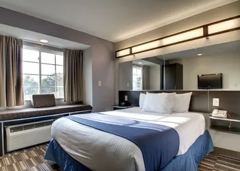 Microtel Inn & Suites by Wyndham Tuscaloosa hotel thumbnail 8