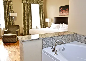 Holiday Inn Express Cleveland Downtown By IHG hotel thumbnail 5