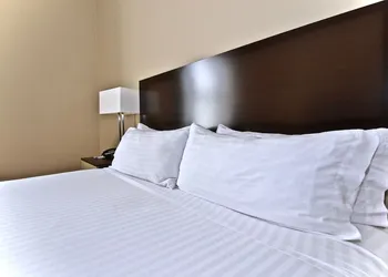 Holiday Inn Express Cleveland Downtown By IHG hotel thumbnail 6