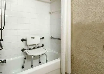 Microtel Inn & Suites By Wyndham Brunswick North hotel thumbnail 6
