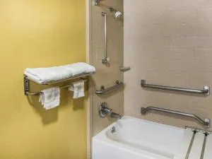 Days Inn by Wyndham Oak Grove/Ft. Campbell hotel detail image 2