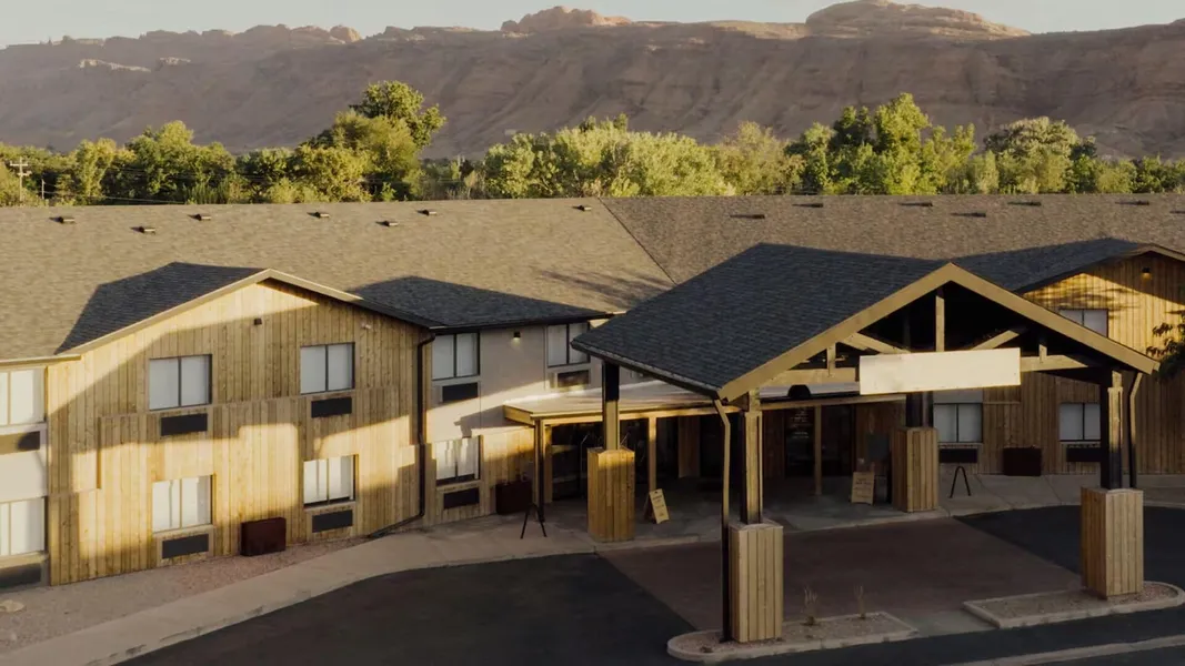 Slackline Moab, Outset Collection by Hilton hotel detail image 2