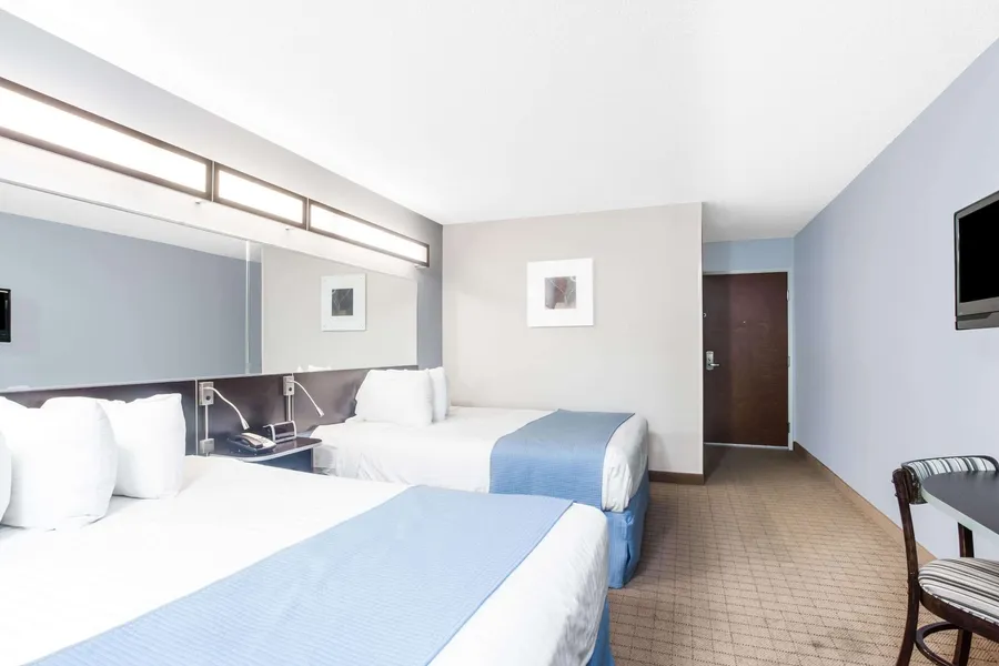 Microtel Inn & Suites by Wyndham Bath hotel detail image 6