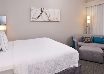 Courtyard by Marriott Beaumont hotel thumbnail 6